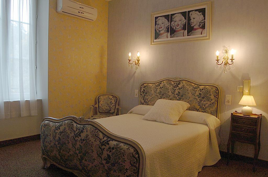 Hotel Du Lion D'Or 앙트레그쉬르트뤼예르 객실 사진
